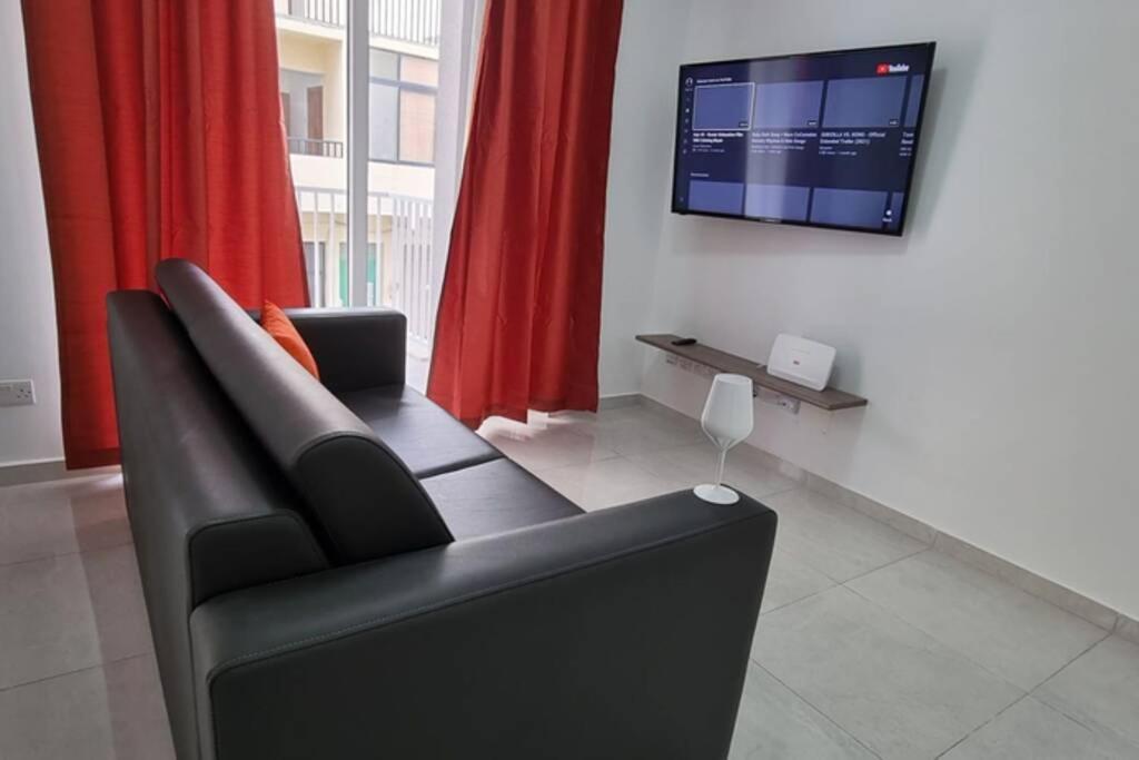Seaview 2 Double Bedroom Modern Apartment St. Paul's Bay Bagian luar foto